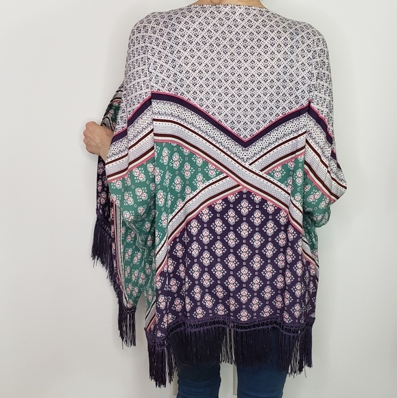 Victoria's Secret fringed kimono multi pattern - Picture 5 of 9
